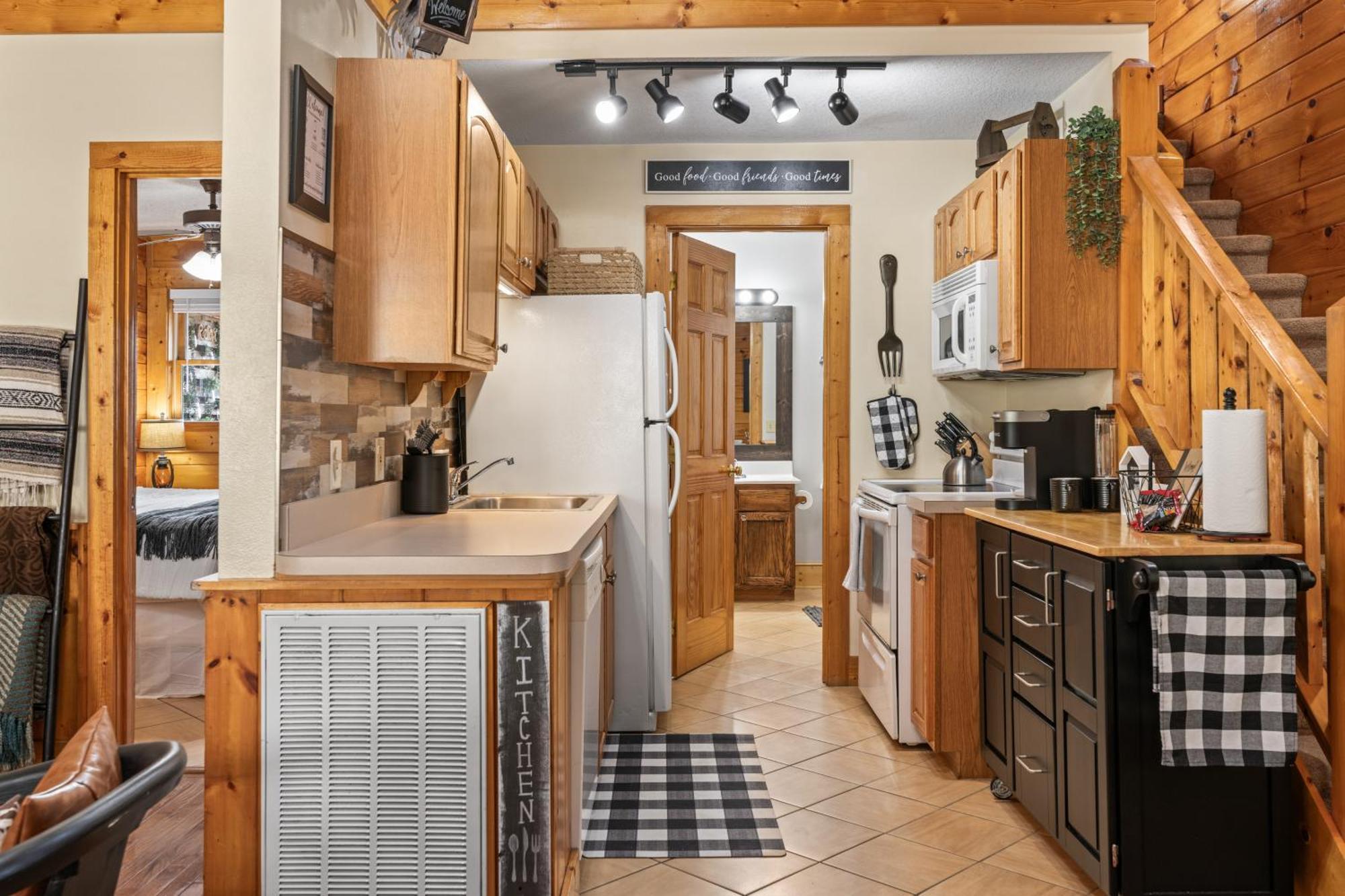 Cozy Cabin In The Smokies!!! Fully Furnished And Complete With Community Indoor And Outdoor Pools And Spas, Game And Fitness Rooms As Well As A Private Hot Tub Pigeon Forge Zewnętrze zdjęcie